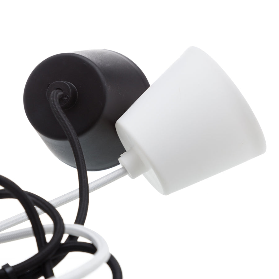 BLACK PLASTIC PENDANT LAMPHOLDER 4.50 X 4.50 X 10 CM