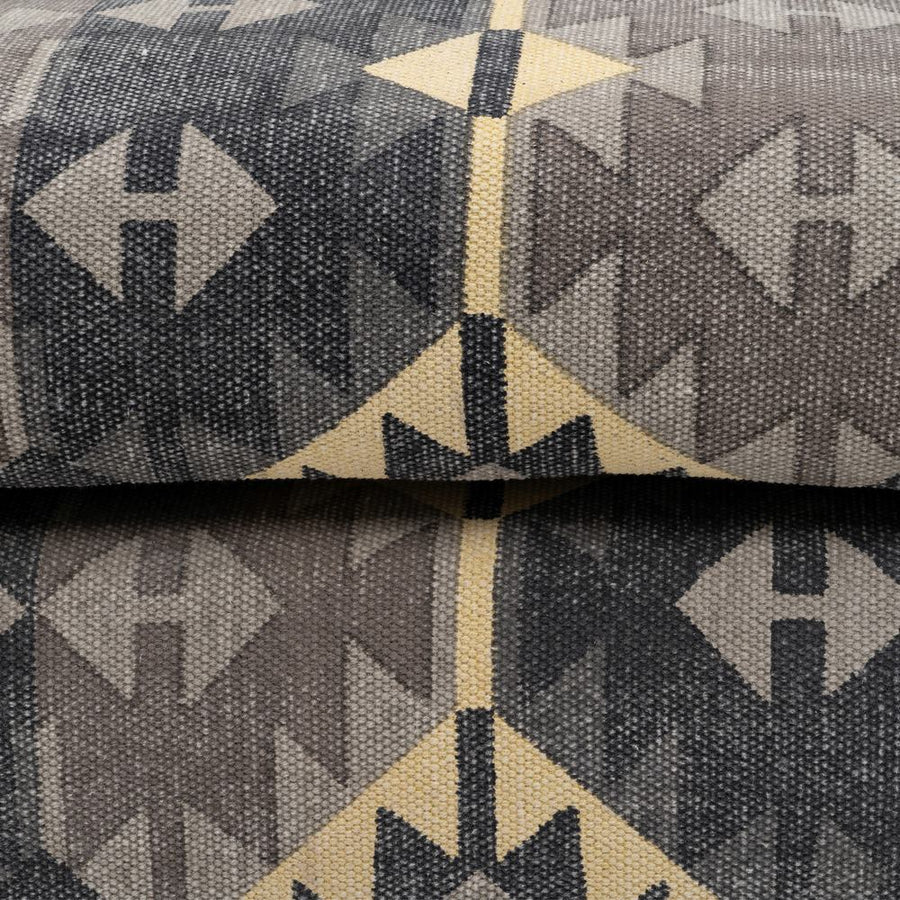 SILLÓN NEGRO-TAUPE TEJIDO-MADERA SALÓN 91 X 90 X 95 CM