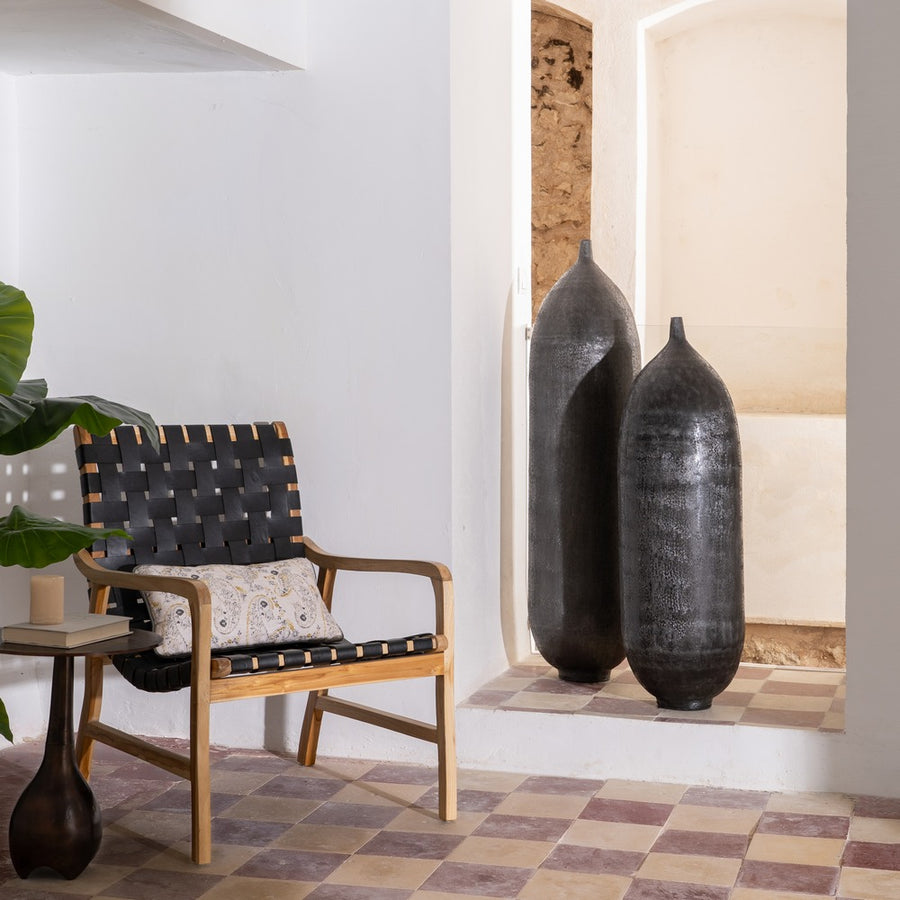 BLACK ALUMINUM DECORATIVE VASE 33 X 33 X 100 CM