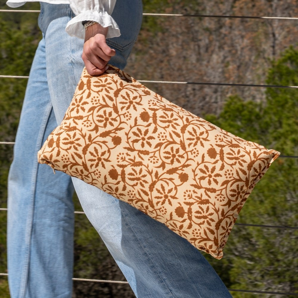 BEIGE-BROWN CUSHION 100% COTTON 50 X 30 CM