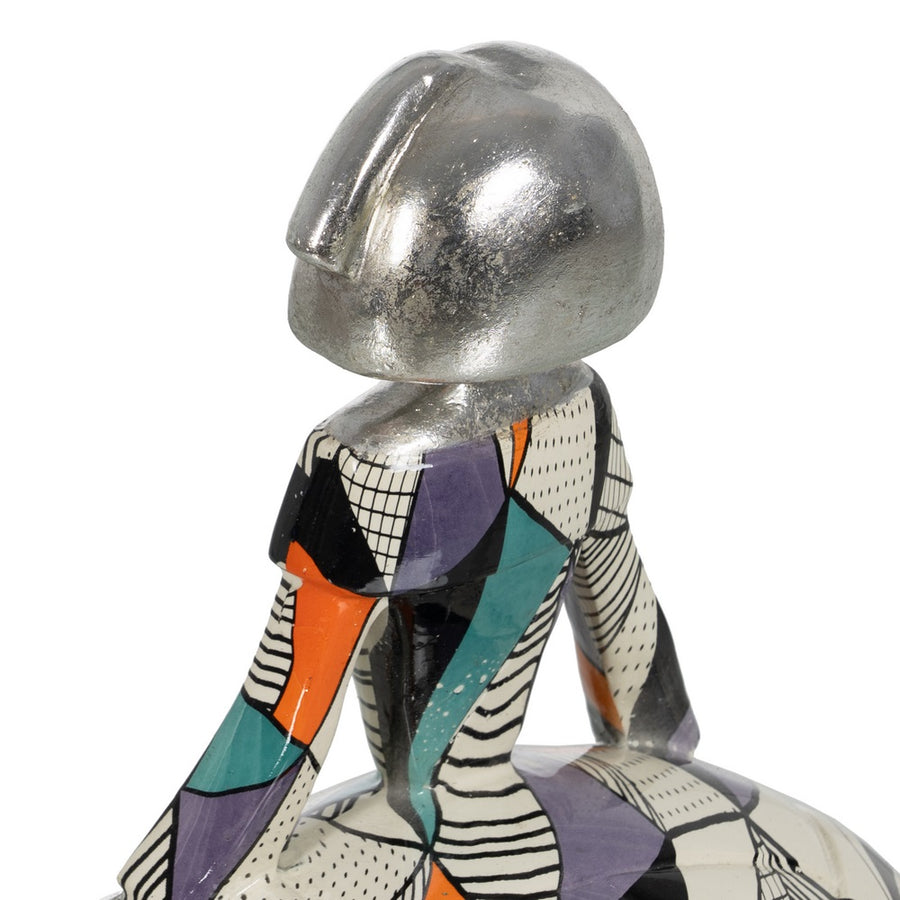 FIGURA MENINA MULTICOLOR RESINA 26 X 17,50 X 32,50 CM