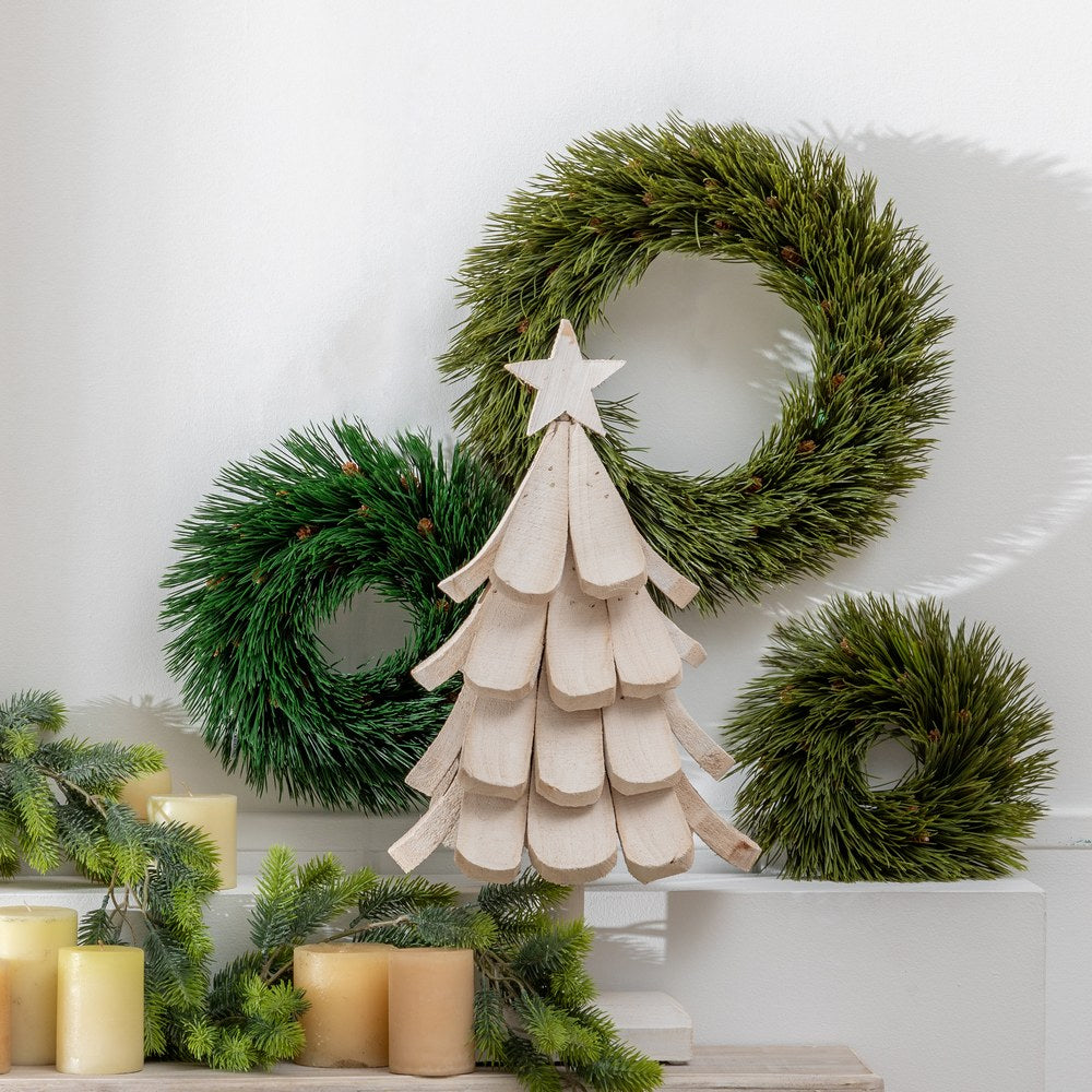 GREEN PVC WREATH DECORATION 27 X 27 CM