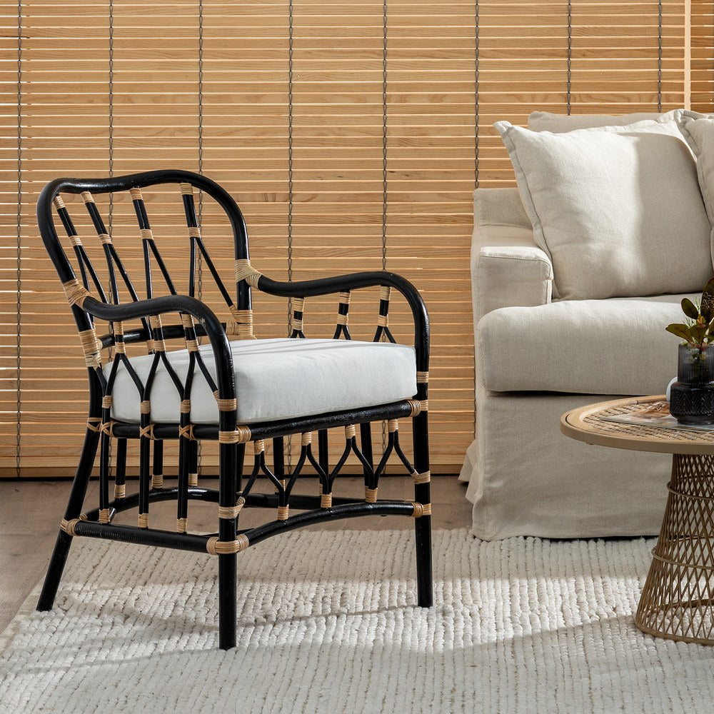 BLACK RATTAN LOUNGE CHAIR 58 X 62 X 85 CM