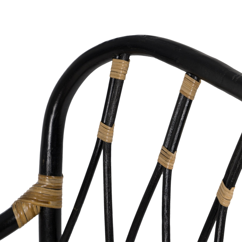 BLACK RATTAN LOUNGE CHAIR 58 X 62 X 85 CM