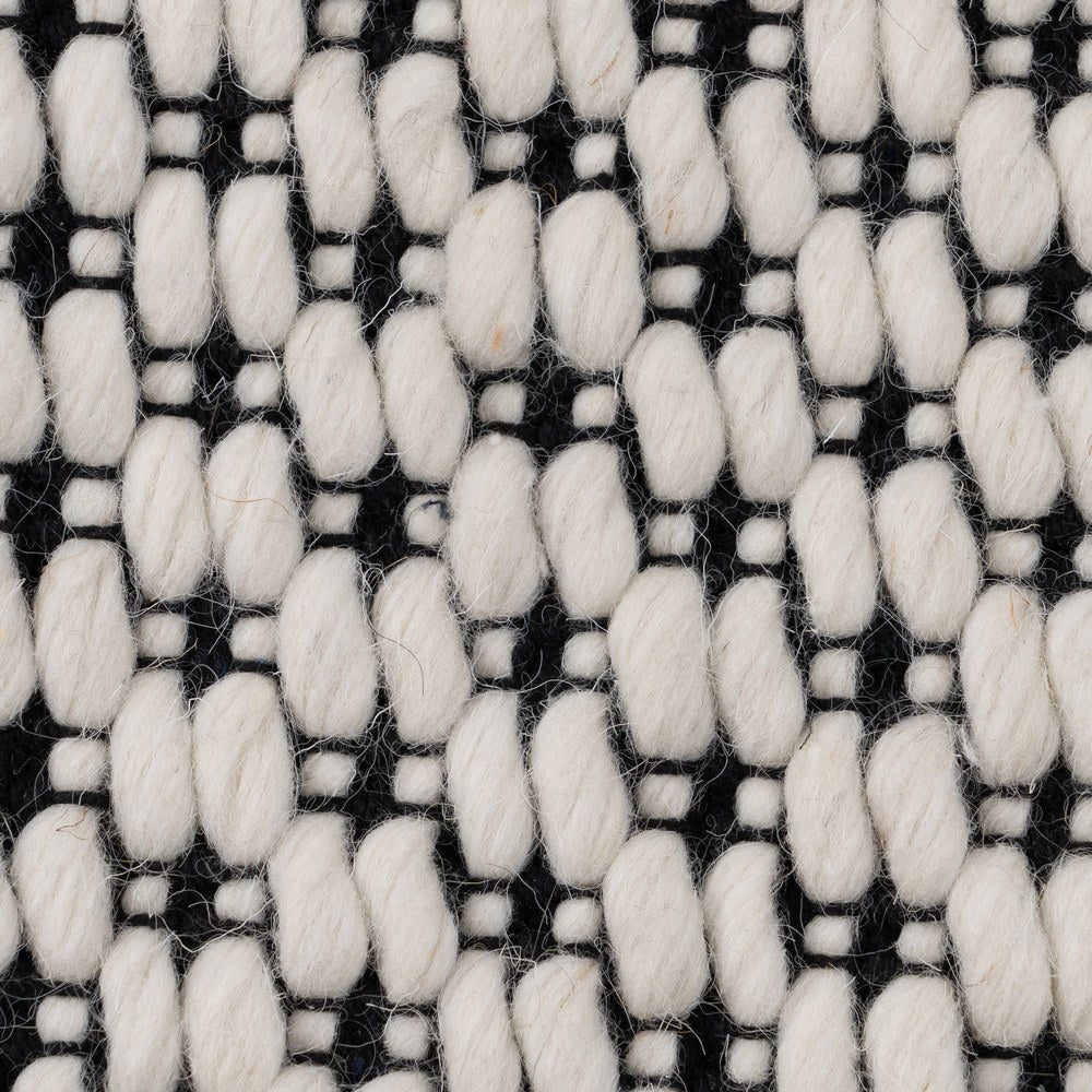 BLACK AND WHITE WOVEN RUG DECORATION 80 X 150 CM
