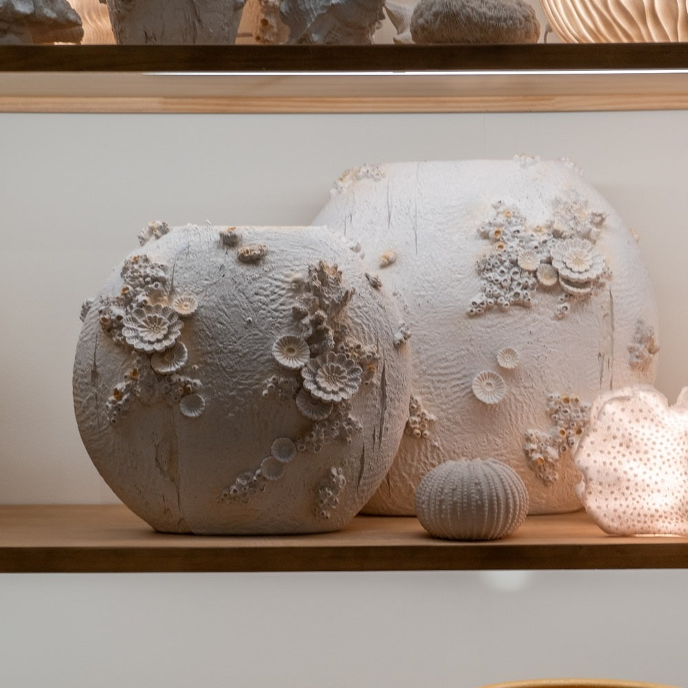 CORAL POLYRESIN VASE DECORATION 47 X 23 X 44 CM
