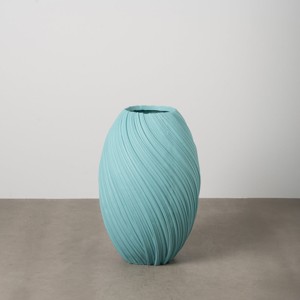 BLUE VASE RESIN DECORATION 51.50 X 51.50 X 76.60 CM