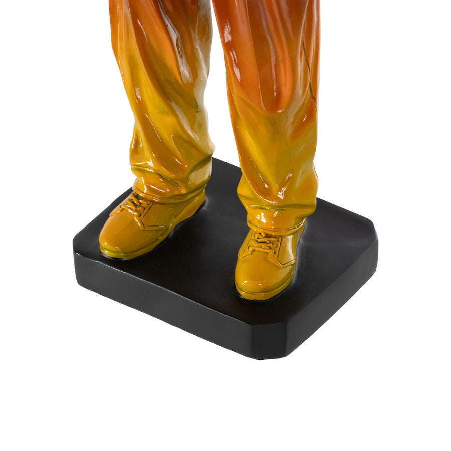 FIGURA CHICO MULTICOLOR RESINA 23 X 13,50 X 53 CM