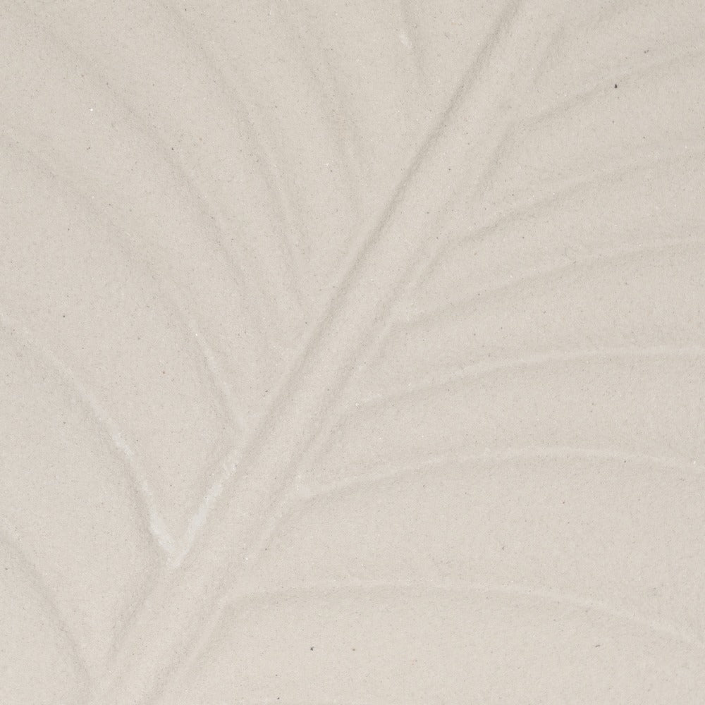 WHITE METAL VASE DECORATION 26.50 X 9 X 26 CM