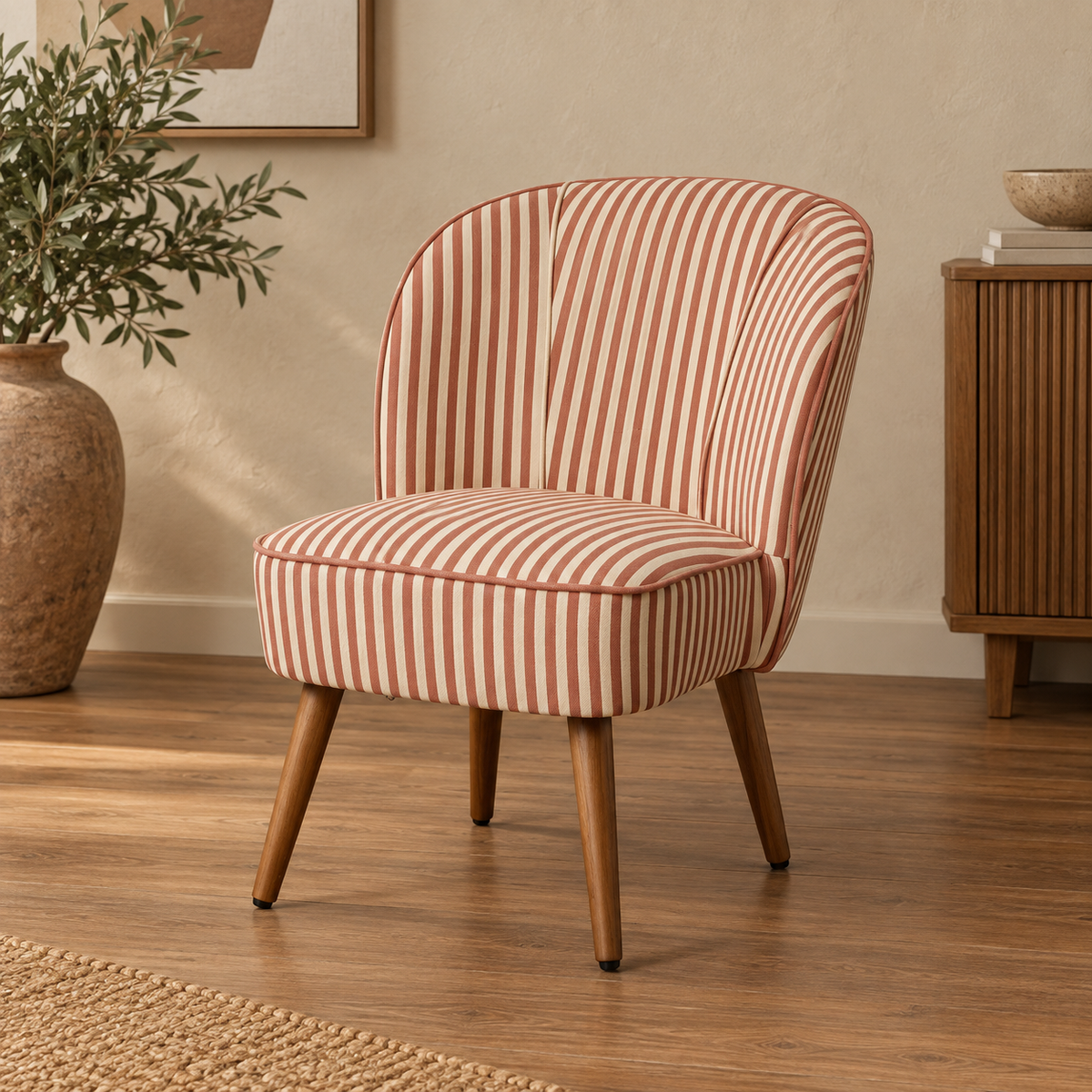 Sillón rayas terracota madera de caucho — vista tres cuartos