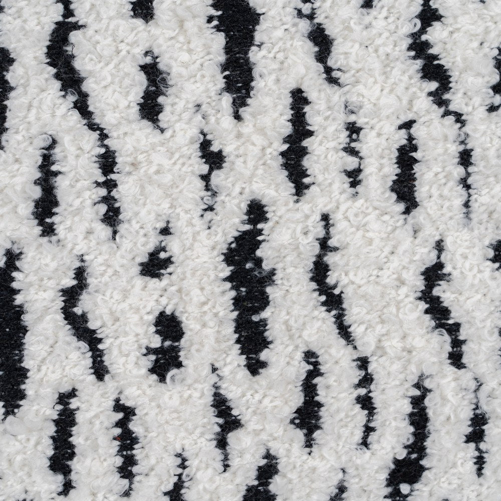 BLACK AND WHITE COTTON/POLYESTER CUSHION 40 X 60 CM
