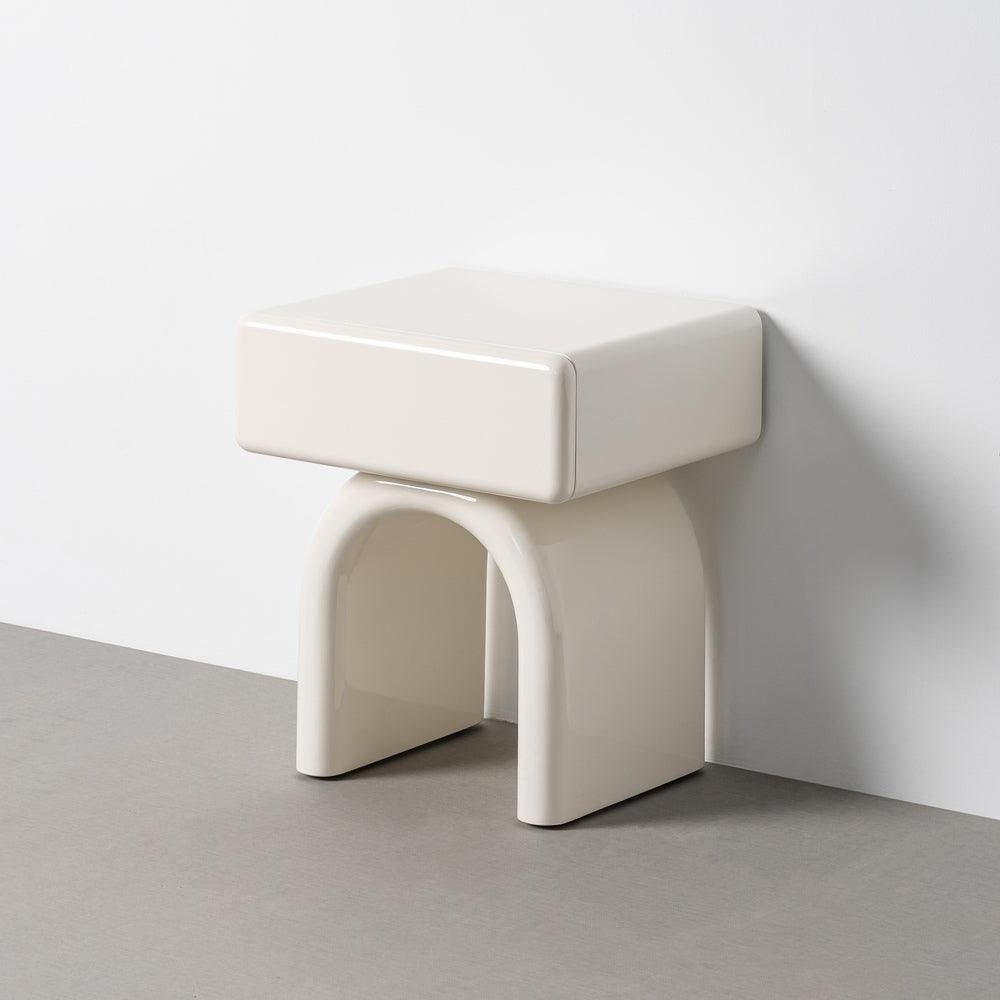 MESITA LACADO CREMA DM DORMITORIO 50 X 40 X 57 CM