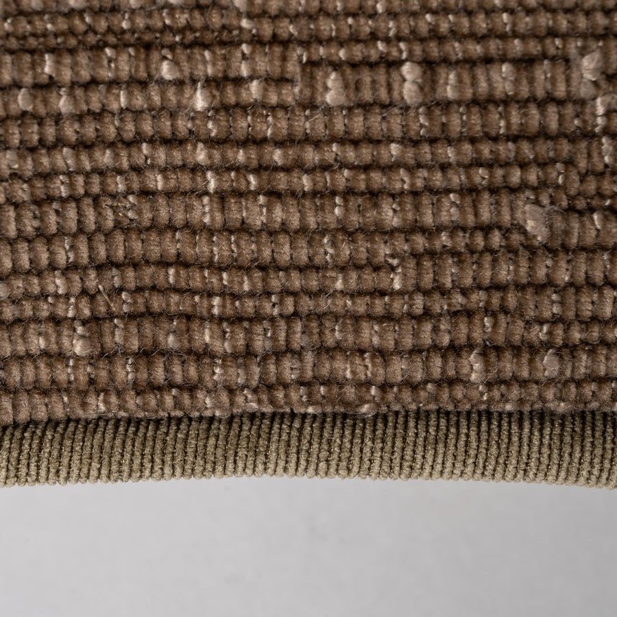 COJÍN TAUPE POLIESTER 43 X 43 CM