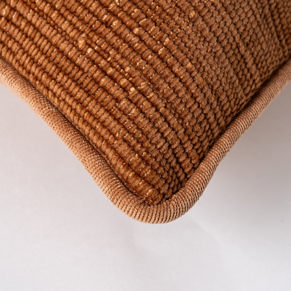 COJ�N OCRE POLIESTER 50 X 30 CM