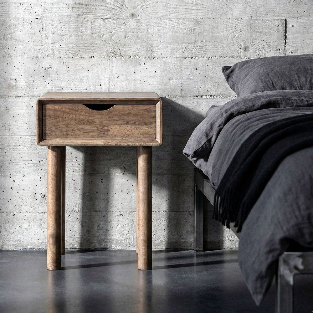 MESITA MARR�N MADERA 40 X 40 X 55 CM