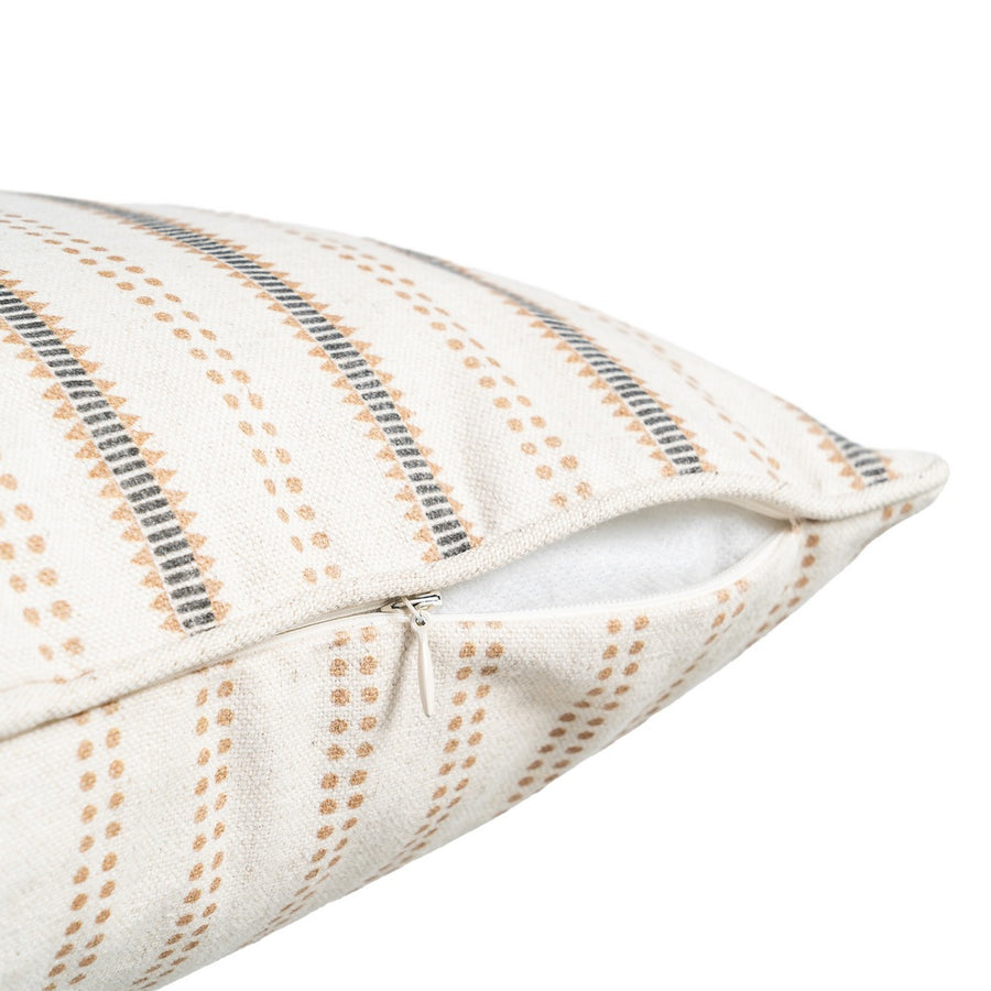 STRIPED DECORATIVE CUSHION 45 X 45 CM