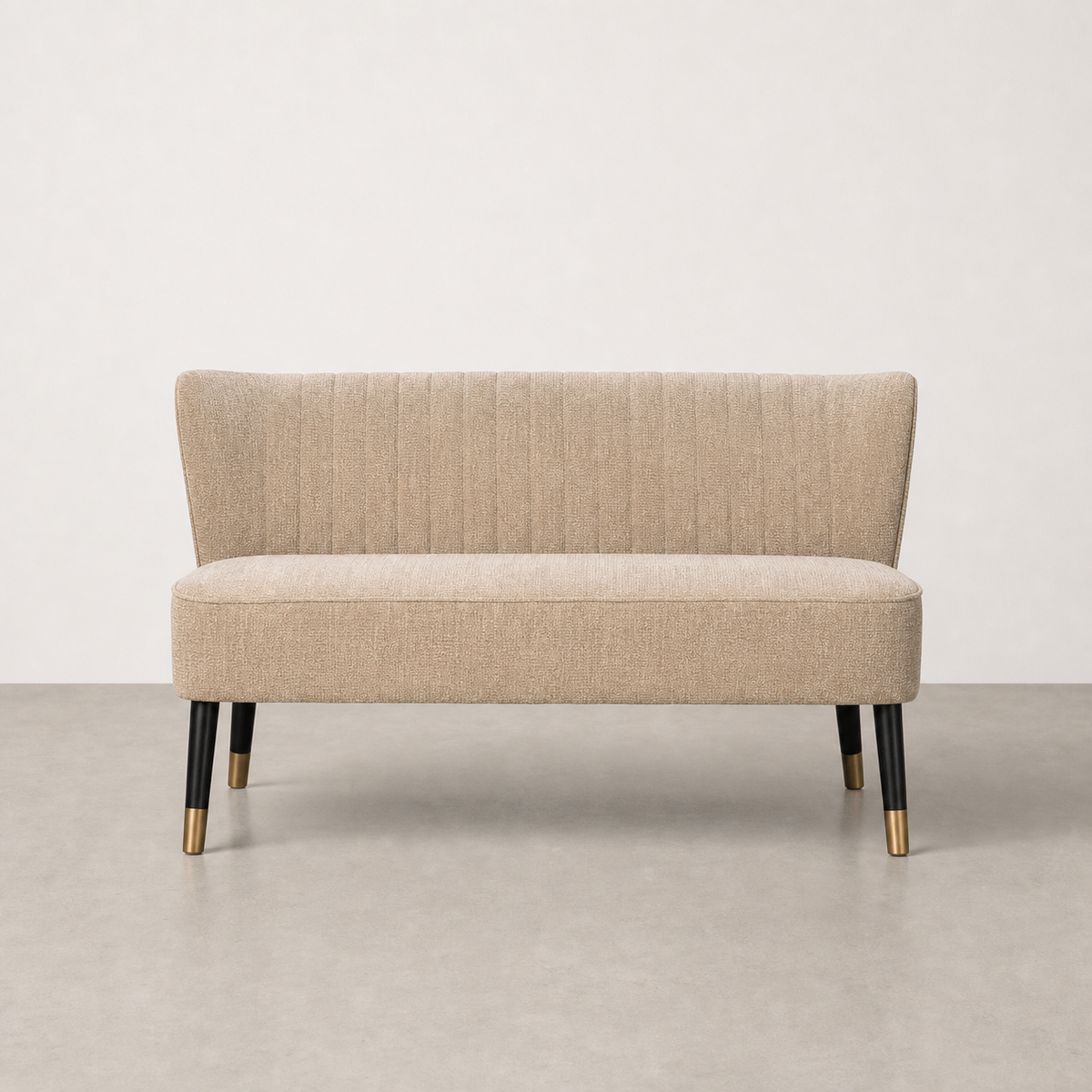 SOFÁ BEIGE TEJIDO-MADERA SALÓN 134 X 70 X 74 CM
