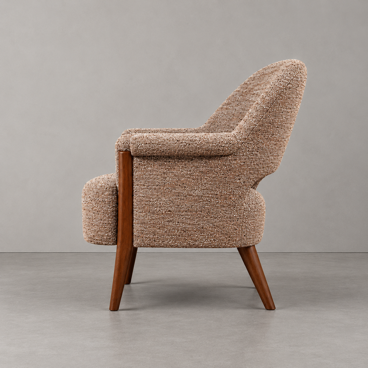 Sillón beige-marrón tejido-madera salón — vista lateral