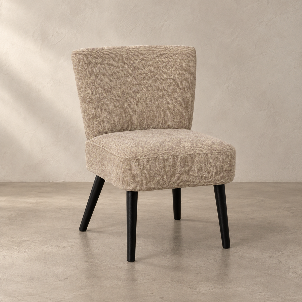 SILLÓN BEIGE TEJIDO-MADERA SALÓN 55 X 63 X 76 CM — tres cuartos
